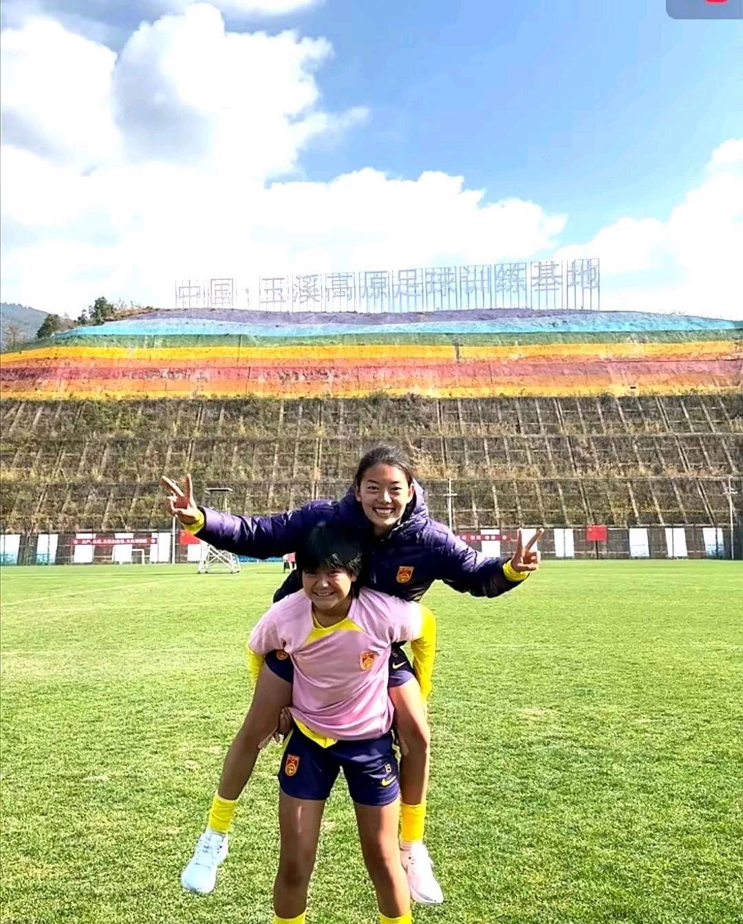 关于尽展风采：女足选手展现实力与激情的信息