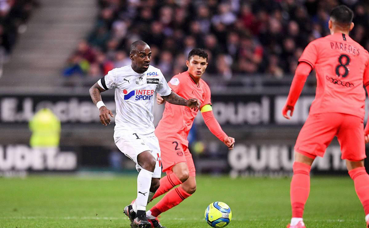 亚眠客场逼和波尔多，实现不败