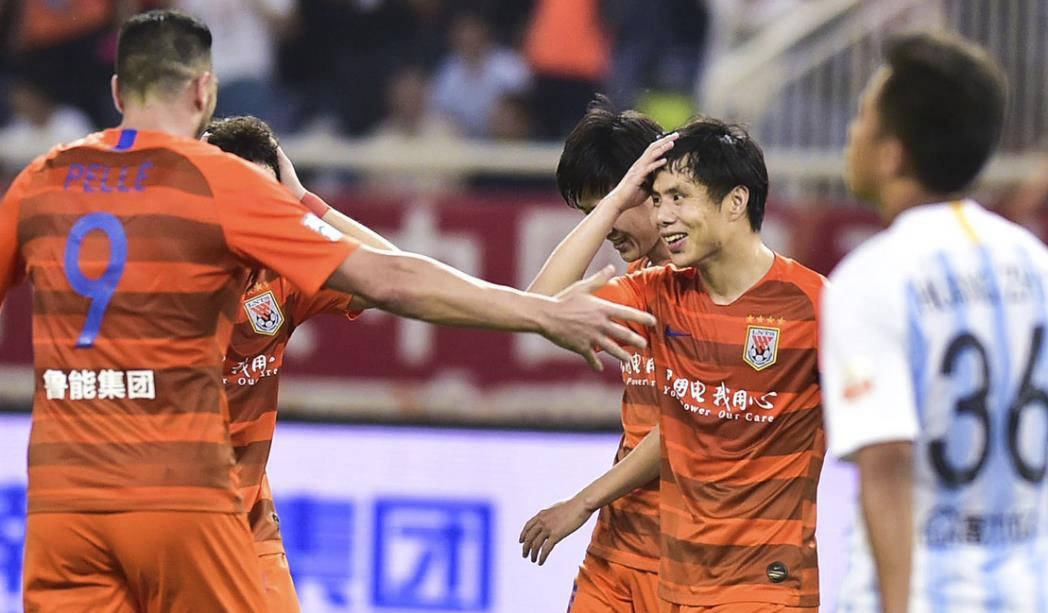 包含上港主场对阵鲁能，谁才是胜利者的词条