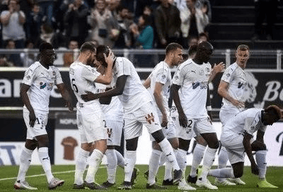 开云体育直播-亚眠队战术调整有效，取得关键胜利的简单介绍