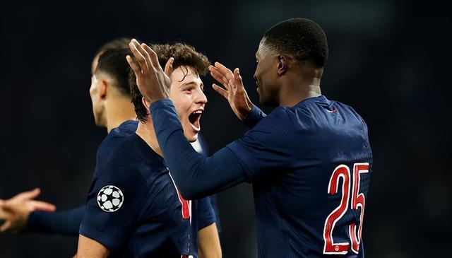 拜仁遭遇巴黎圣日耳曼，悬念迭起！