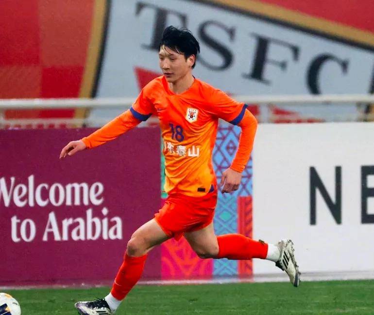 罗斯特省脱离降级区球员们打出团队精神