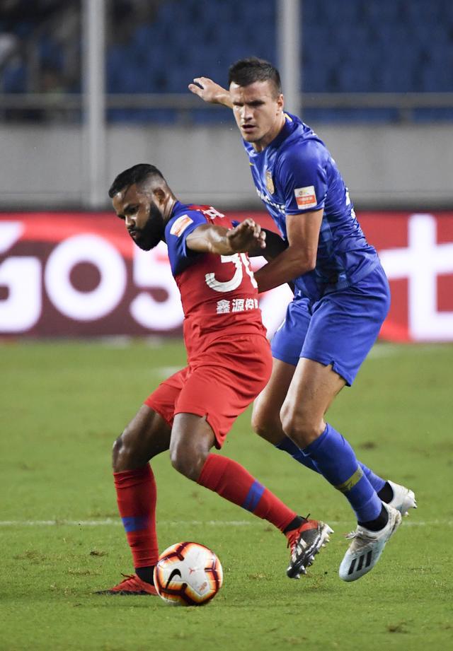 江苏苏宁胜出重庆斯威，保持领先优势的简单介绍