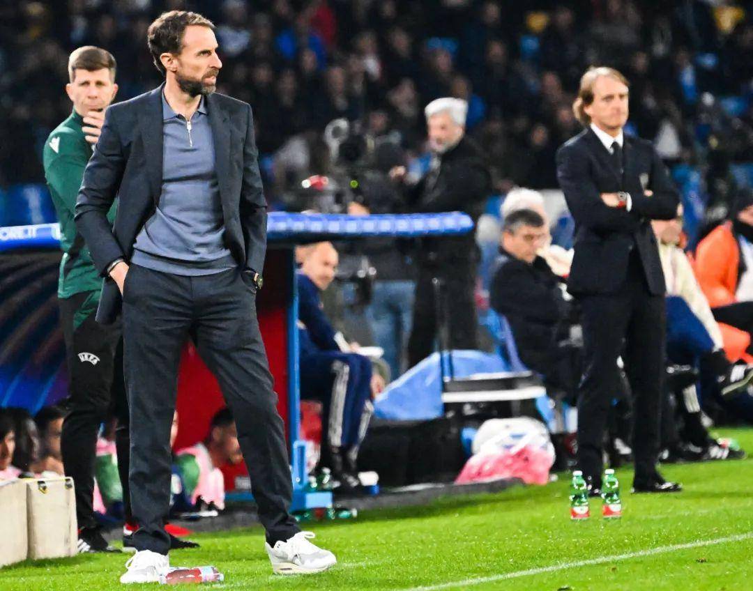 包含欧预赛-瑞典领跑F组战胜西班牙升至第一的词条