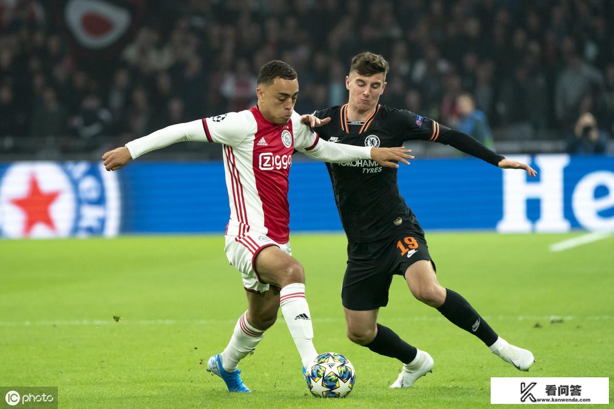 阿贾克斯加时绝杀，成功逆袭进入欧冠半决赛