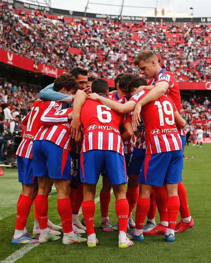 包含塞维利亚客场取胜，继续追赶前头的球队的词条