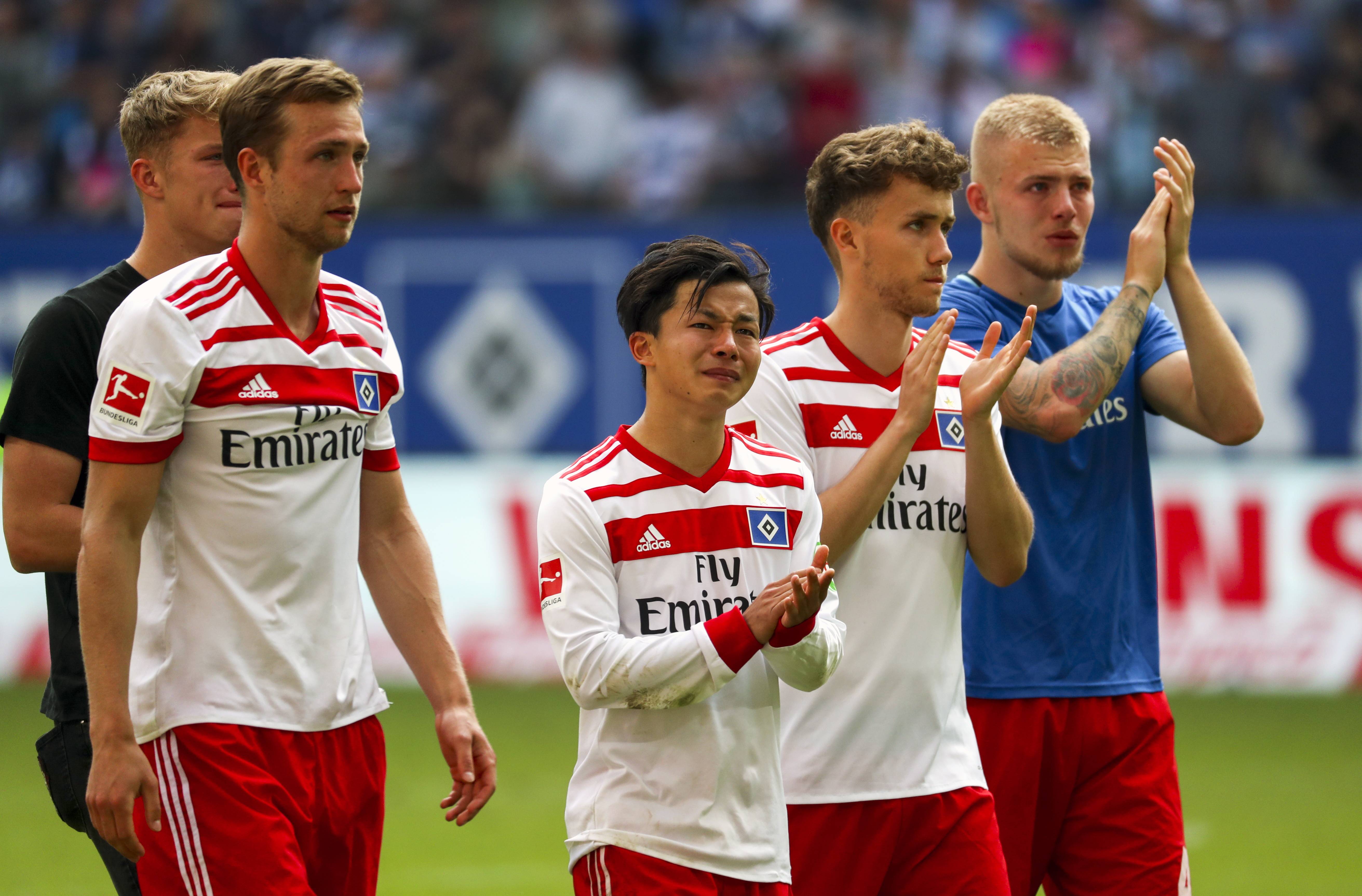 柏林赫塔新帅挥泪告别，球队迎来新气象