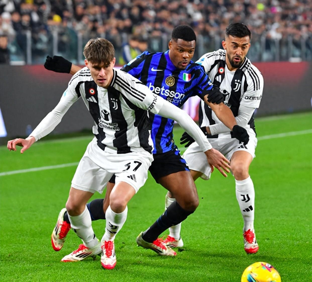 开云体育链接-尤文图斯主场告负，遗憾错失晋级机会的简单介绍