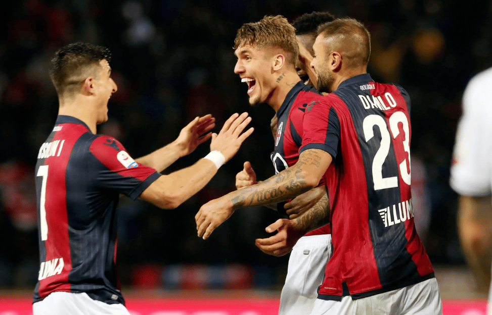 关于圣埃蒂安球员在法甲赛场上演进球狂欢的信息