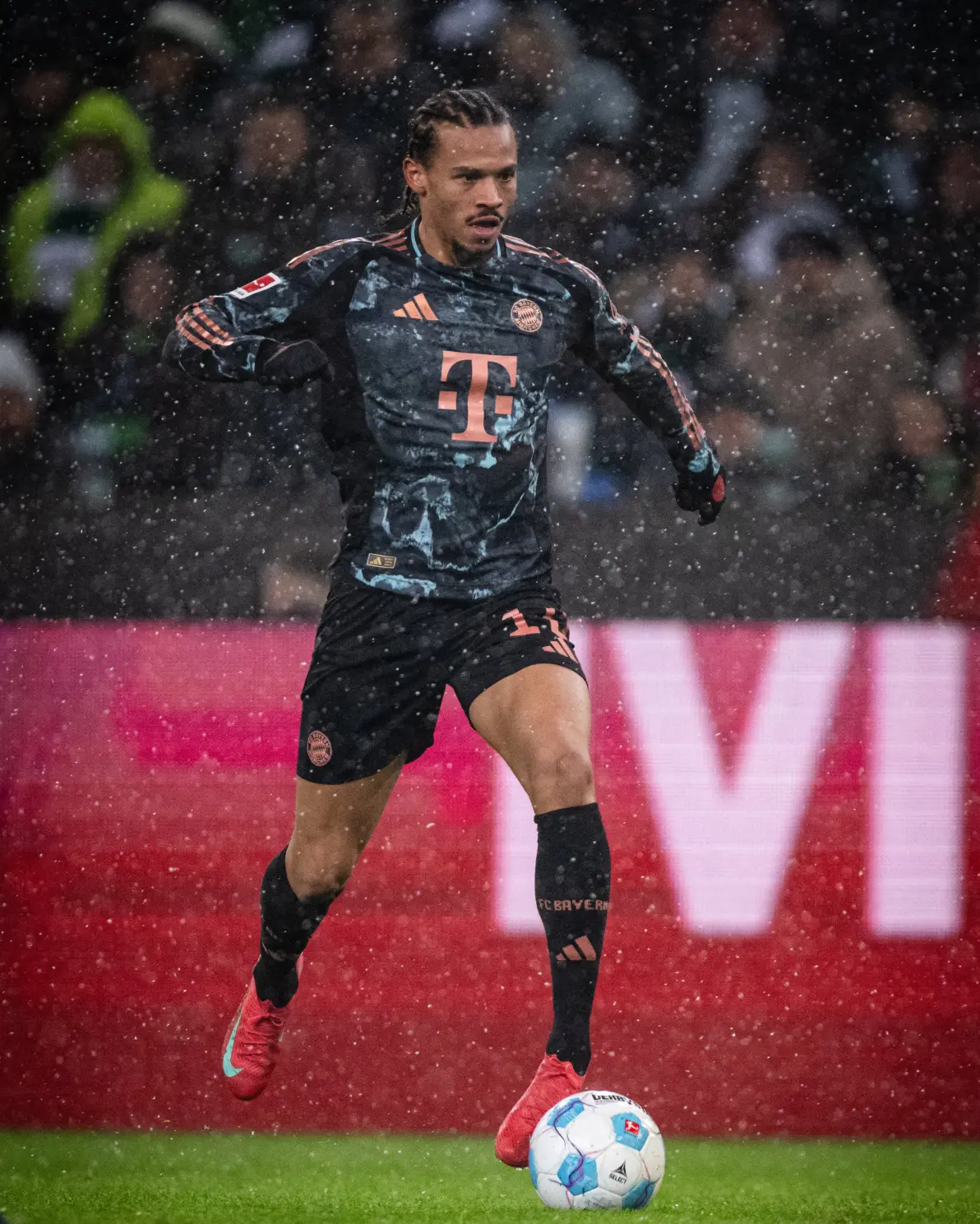 门兴格拉德巴赫队员表现亮眼，带领球队获胜的简单介绍