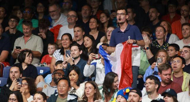 开云体育亚洲官网-球类比赛中的精彩瞬间引发观众热议