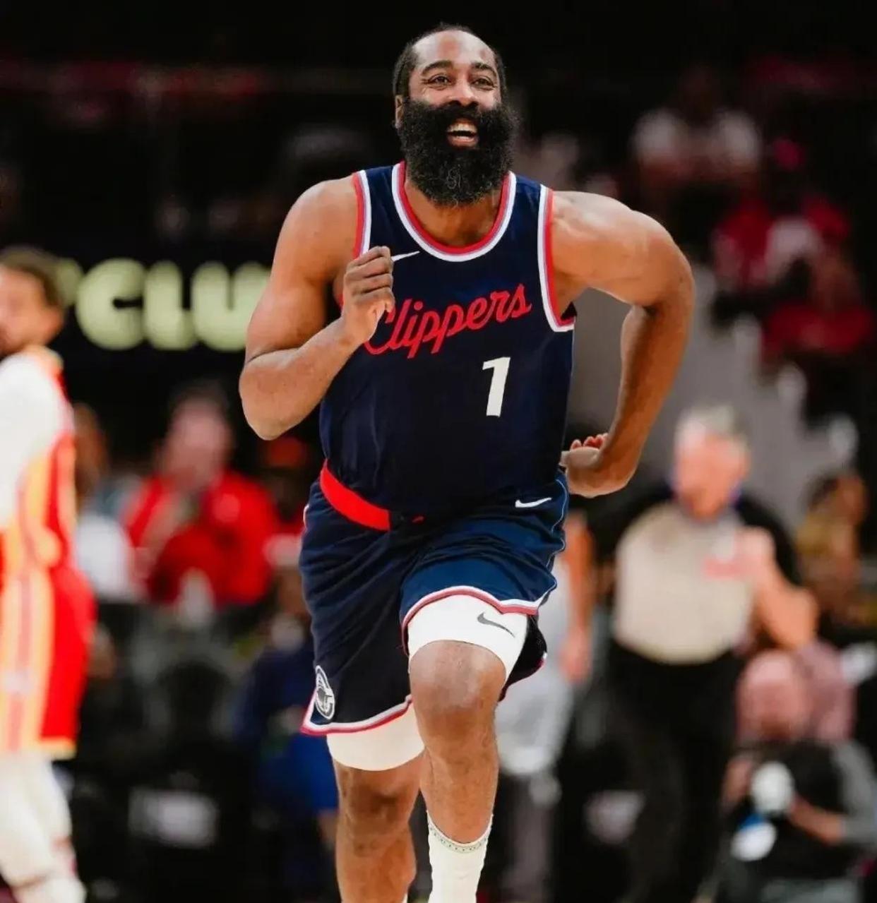 开云体育网站-哈登最后时刻绝杀，火箭队抢得季后赛关键一胜的简单介绍