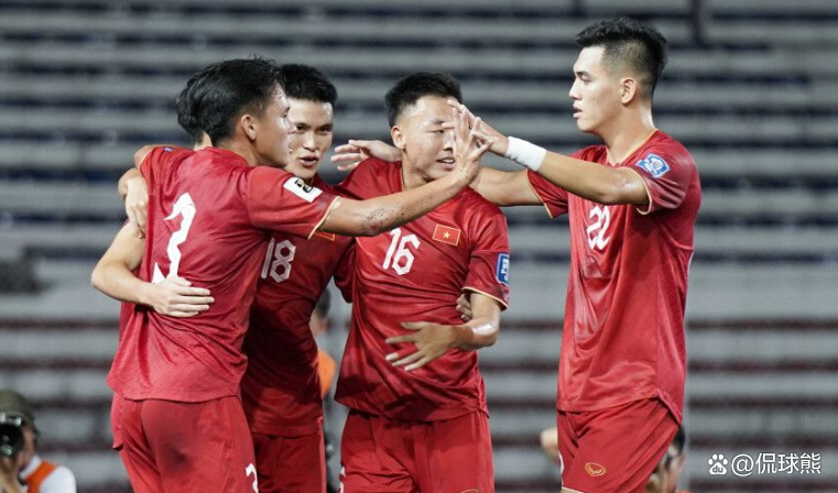 泰国球队大胜对手，提升晋级机会