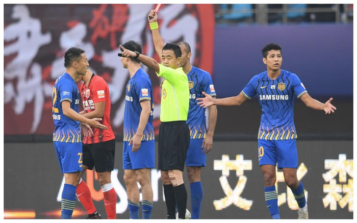 包含上港连续战胜：客场击败苏宁，保持豪取战绩的词条