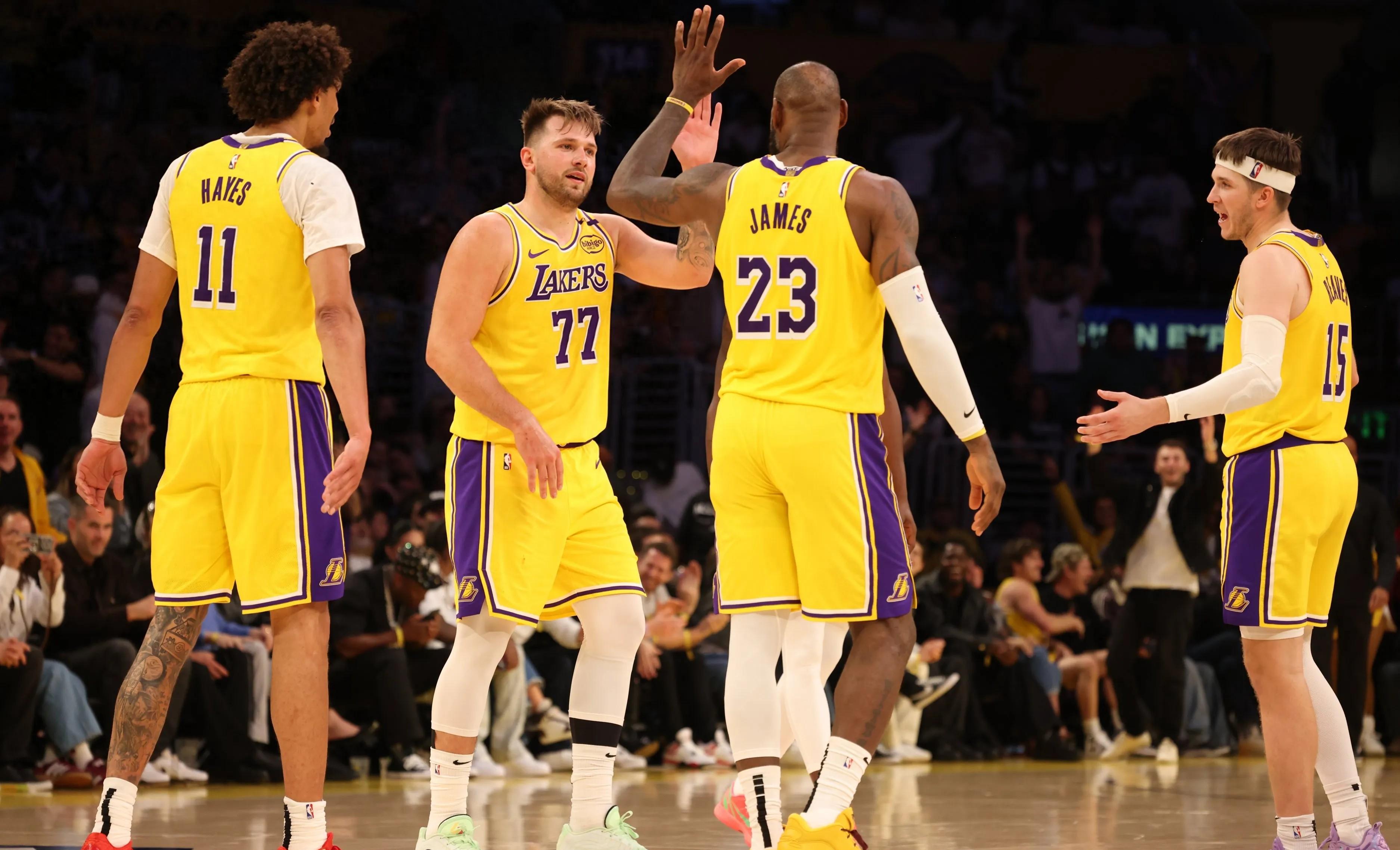 季后赛爵士队轻取湖人，赢得了比赛的后续挑战