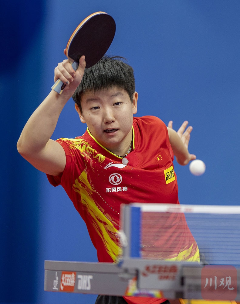 加拿大选手击败澳大利亚队赢得乒乓球胜利