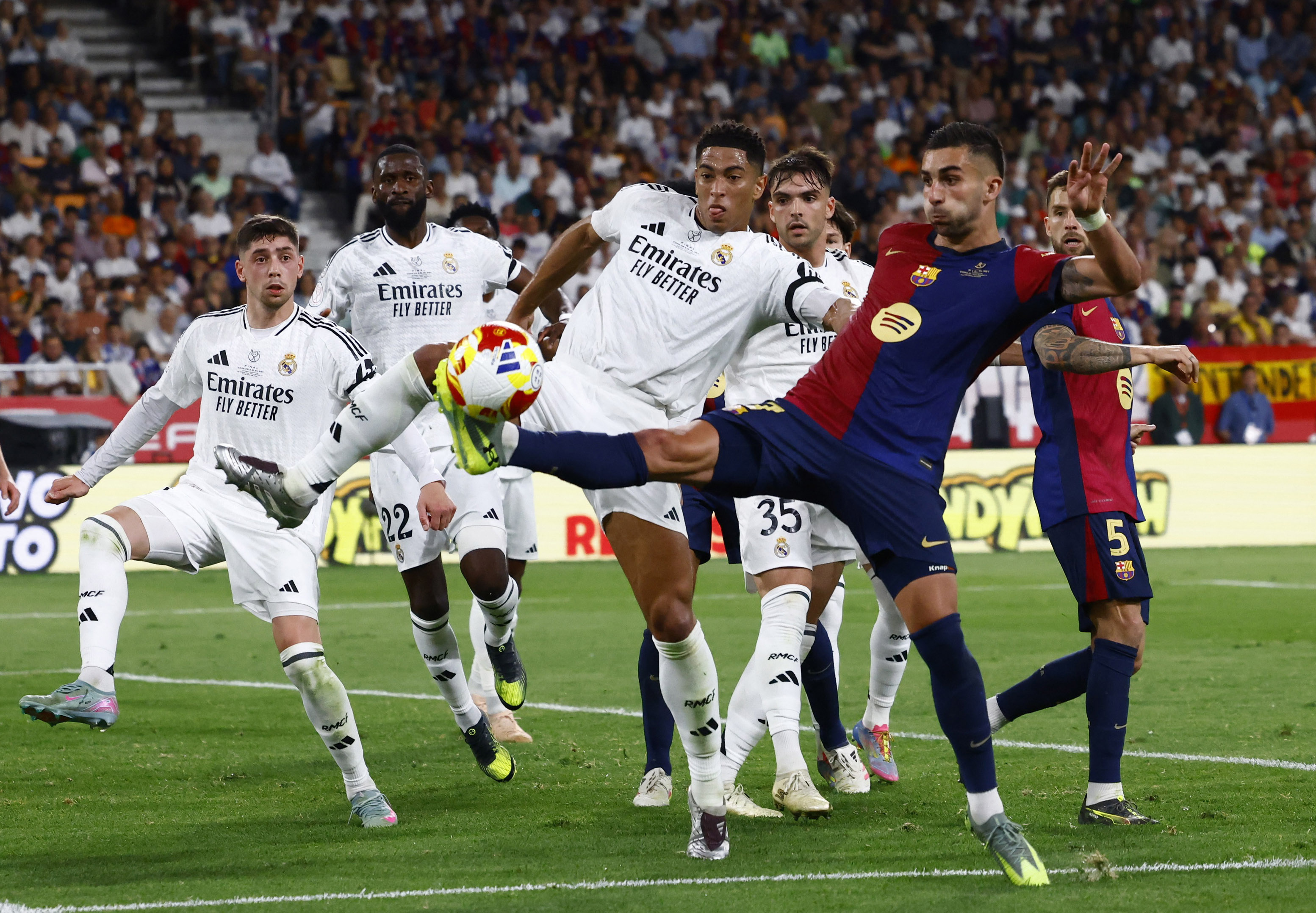 开云体育平台-包含巴伦西亚对阵加的斯，谁能笑到最后的词条