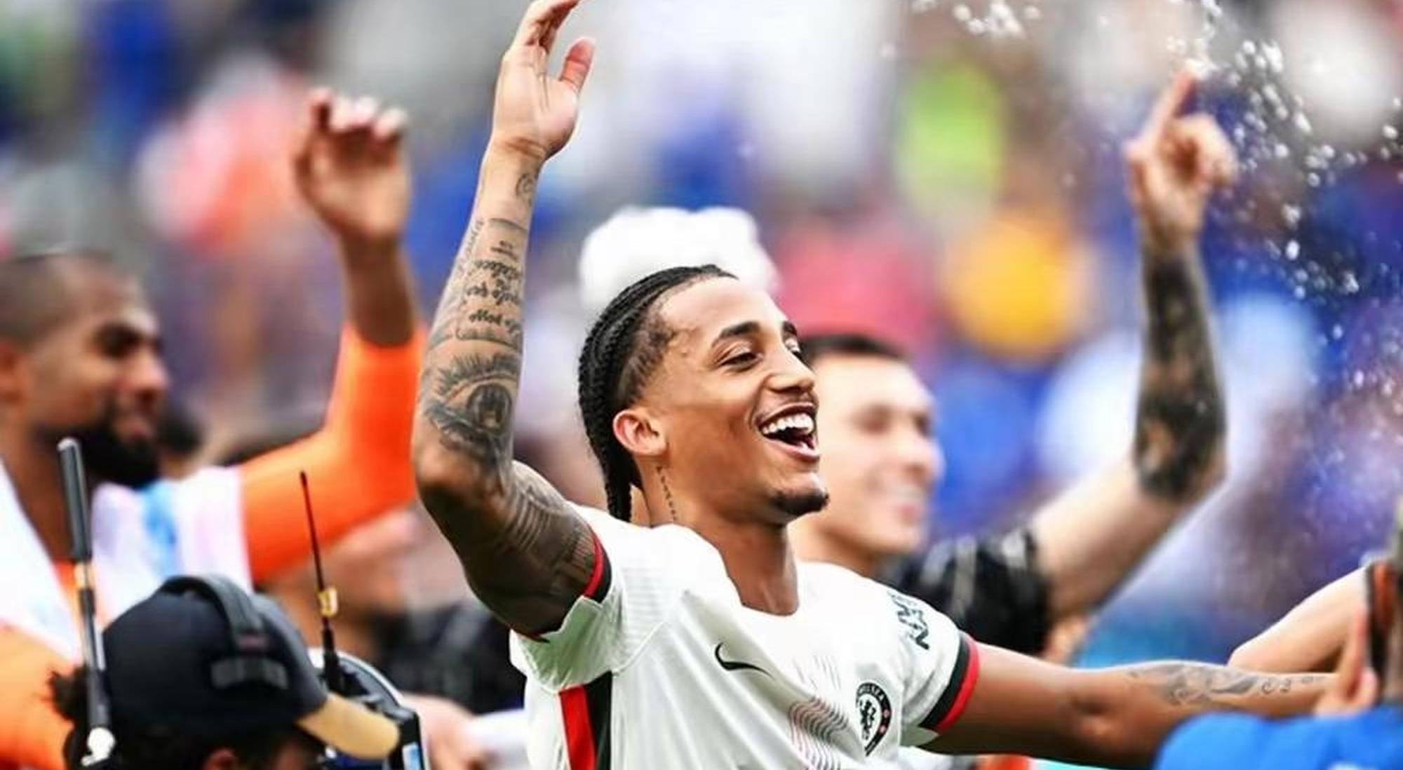 包含切尔西客场取胜，球队士气高涨备战下一场的词条