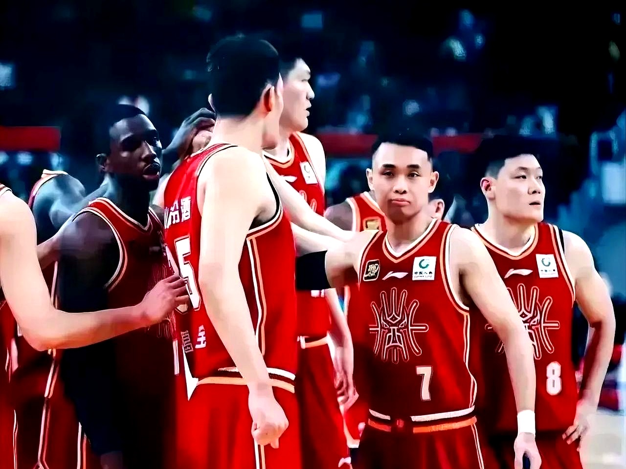 包含篮网阵容完整，全队统一发力赢下关键一战的词条