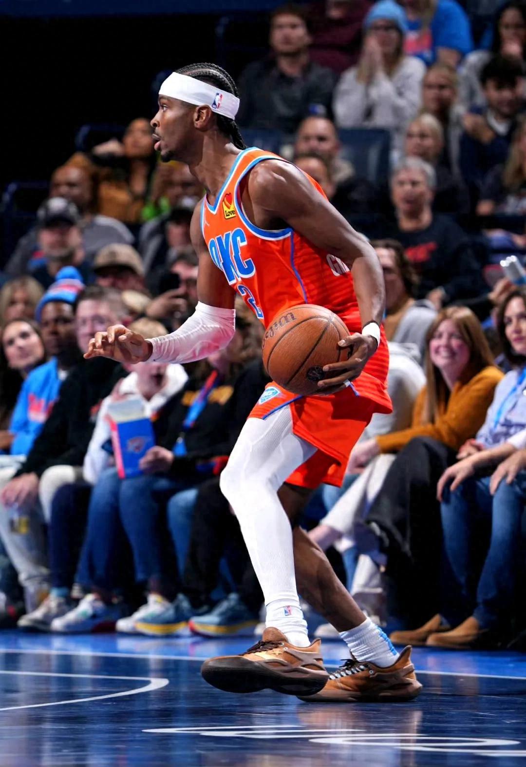 快船胜灰熊，小卡关键时刻发威的简单介绍