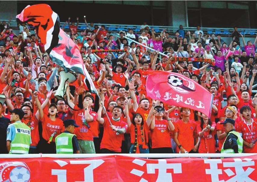 开云体育直播-关于大连人赢球狂欢，获胜后气势如虹的信息